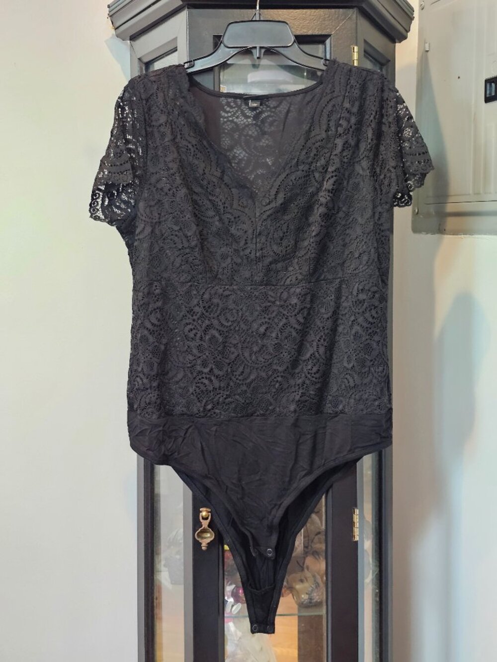 Torrid Shot Sleeve V-neck Lace Bodysuit - Picture 8 of 8